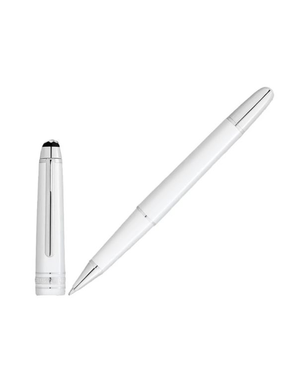Το Meisterstuck Classique Rollerball από λευκή πολύτιμη ρητίνη με κομψά εξαρτήματα με επικάλυψη πλατίνας, που κοσμείται από το λευκό έμβλημα Montblanc ένθετο στο πάνω μέρος του καπακιού, εξελίσσεται σε ένα ξεχωριστό εικονίδιο σχεδιασμού.