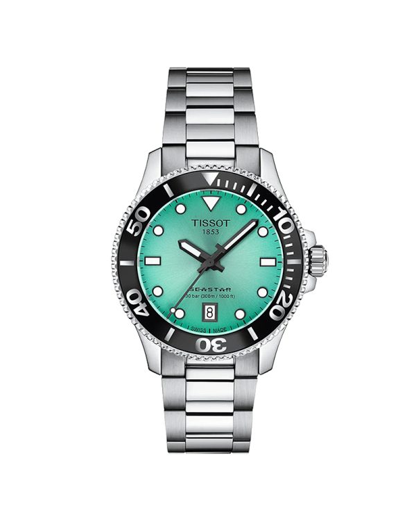 Το Tissot Seastar 1000 36mm είναι ένα κομψό γυναικείο καταδυτικό ρολόι με ελβετικό quartz μηχανισμό, υψηλή στεγανότητα 300 μέτρων και εντυπωσιακό τυρκουάζ καντράν. Διαθέτει κάσα από ανοξείδωτο ατσάλι 316L, περιστρεφόμενη στεφάνη, βιδωτή κορώνα και κρύσταλλο ζαφειριού για μέγιστη αντοχή και καθημερινή αξιοπιστία.