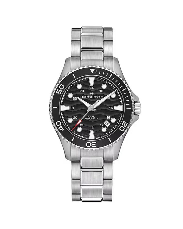 Ανδρικό ρολόι Hamilton Khaki Navy Scuba Auto H82415130 με κάσα 40mm από ανοξείδωτο ατσάλι, μαύρο καντράν με κυματιστή υφή, ασημί μπρασελέ, κρύσταλλο ζαφείρι, αυτόματο μηχανισμό H-10 με 80 ώρες αυτονομία και αδιαβροχοποίηση 10 ATM / 100 μέτρα.